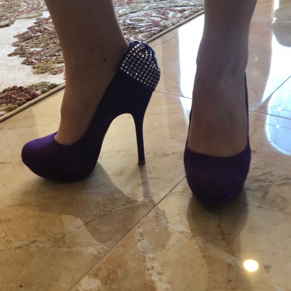 Steve Madden Purple Suede Pump - Picture 8 of 8